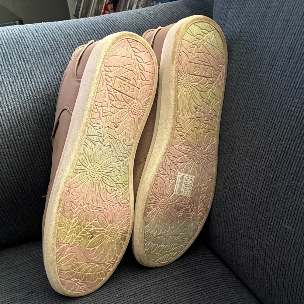 BOBS from Skechers Women's Tan Low-Top Lace-Up Sneakers - Picture 5 of 6
